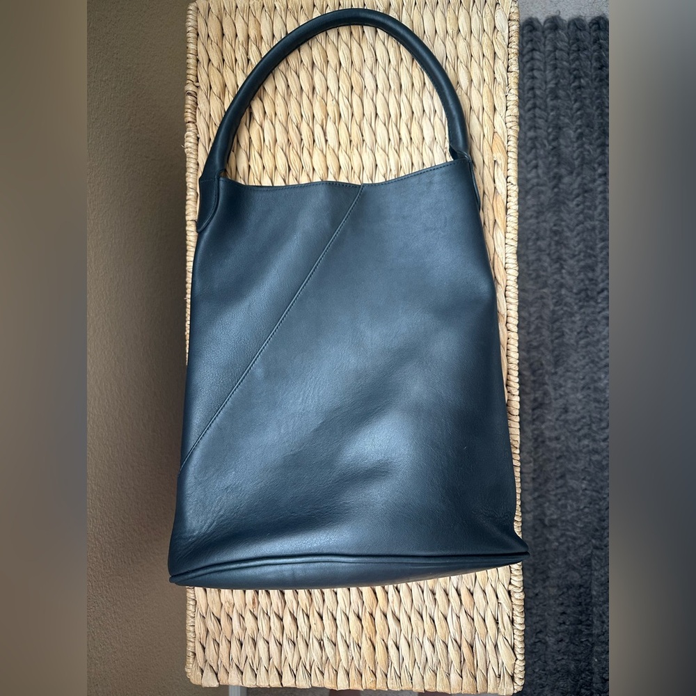 Janessa Leone Bag 03 - Picture 3 of 7